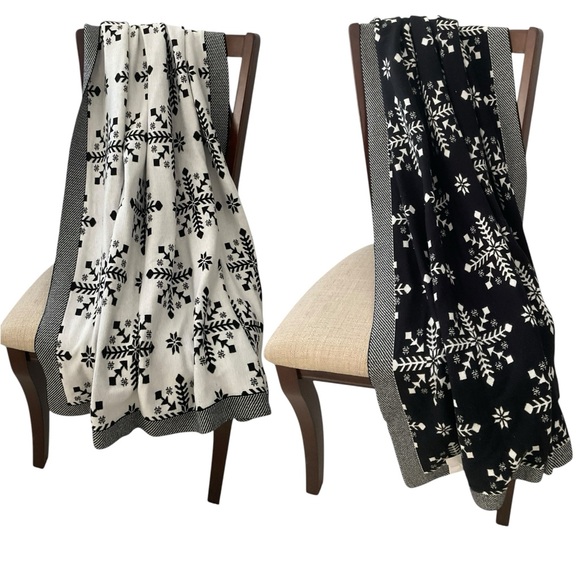 KIRKLANDS THROW Snowflake Reversible Black White Stripe Edges 60” x 56” NWOT - Picture 2 of 9